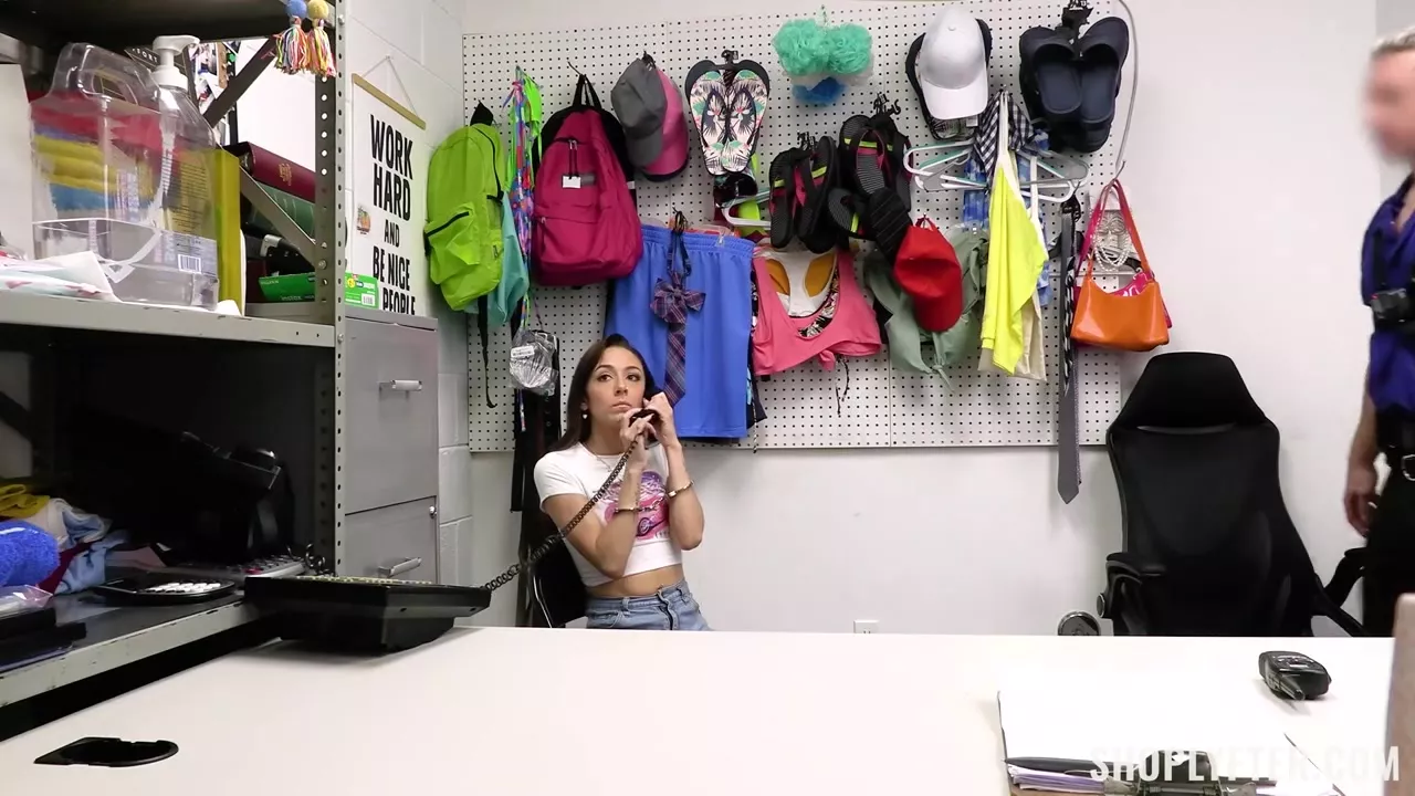 Dani Blu Dont Do This At Home - Shoplyfter