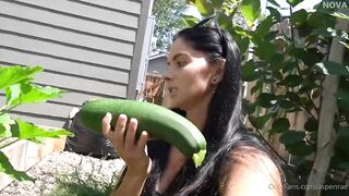 Aspen Rae Pussy Fuck with Big Zucchini Video Leaked (1)