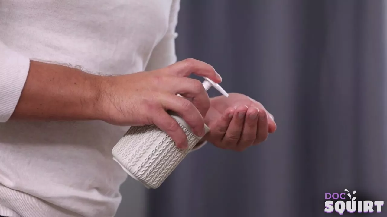 Squirt orgasm at the massage parlor - Stefany Kyler