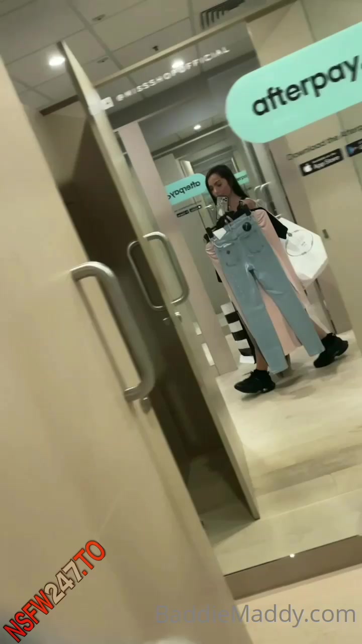 Maddy Jackson fitting room lesbian show video leak 2023 OnlyFans leak