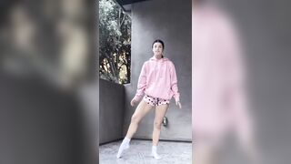 Charli D'Amelio Ballet Stretching Dance Video Leaked