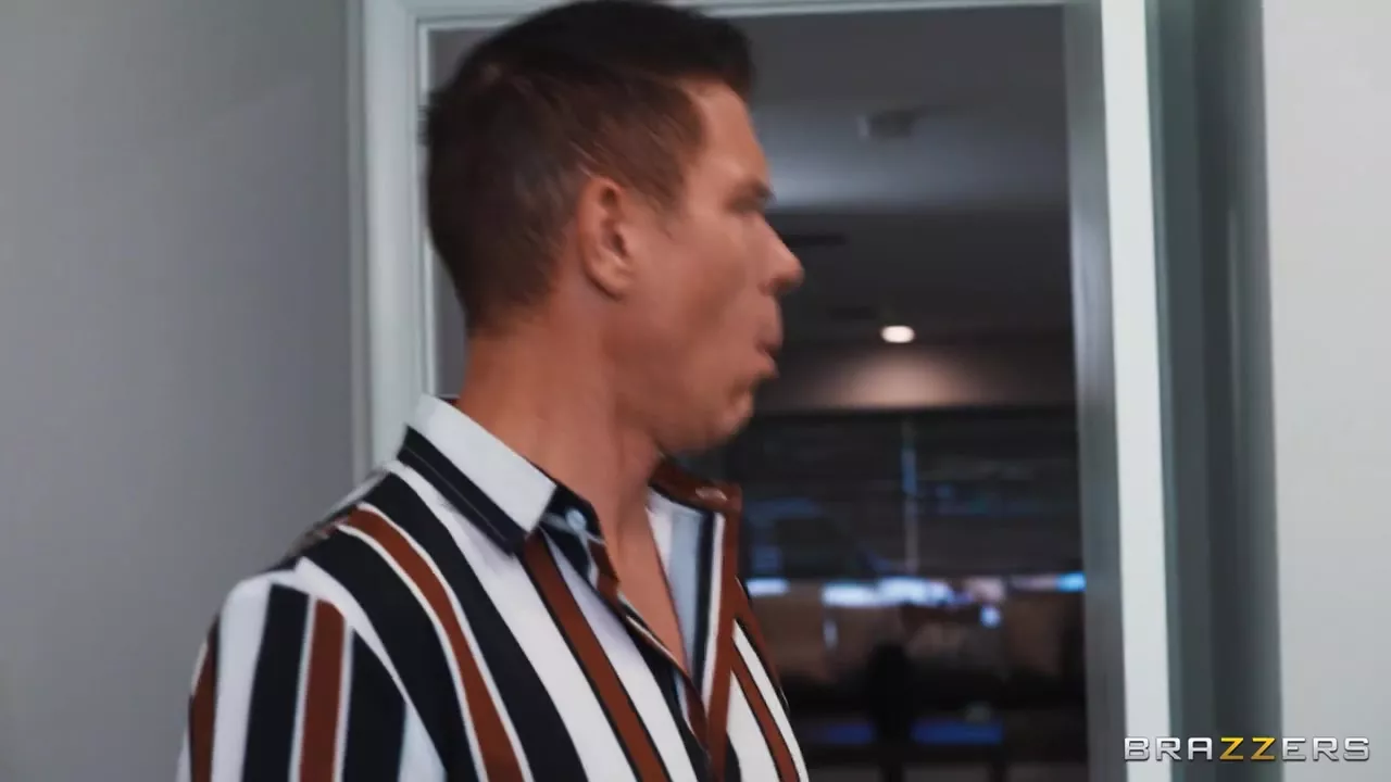 Do NOT Dry My Load - Lily Lou | PornWex