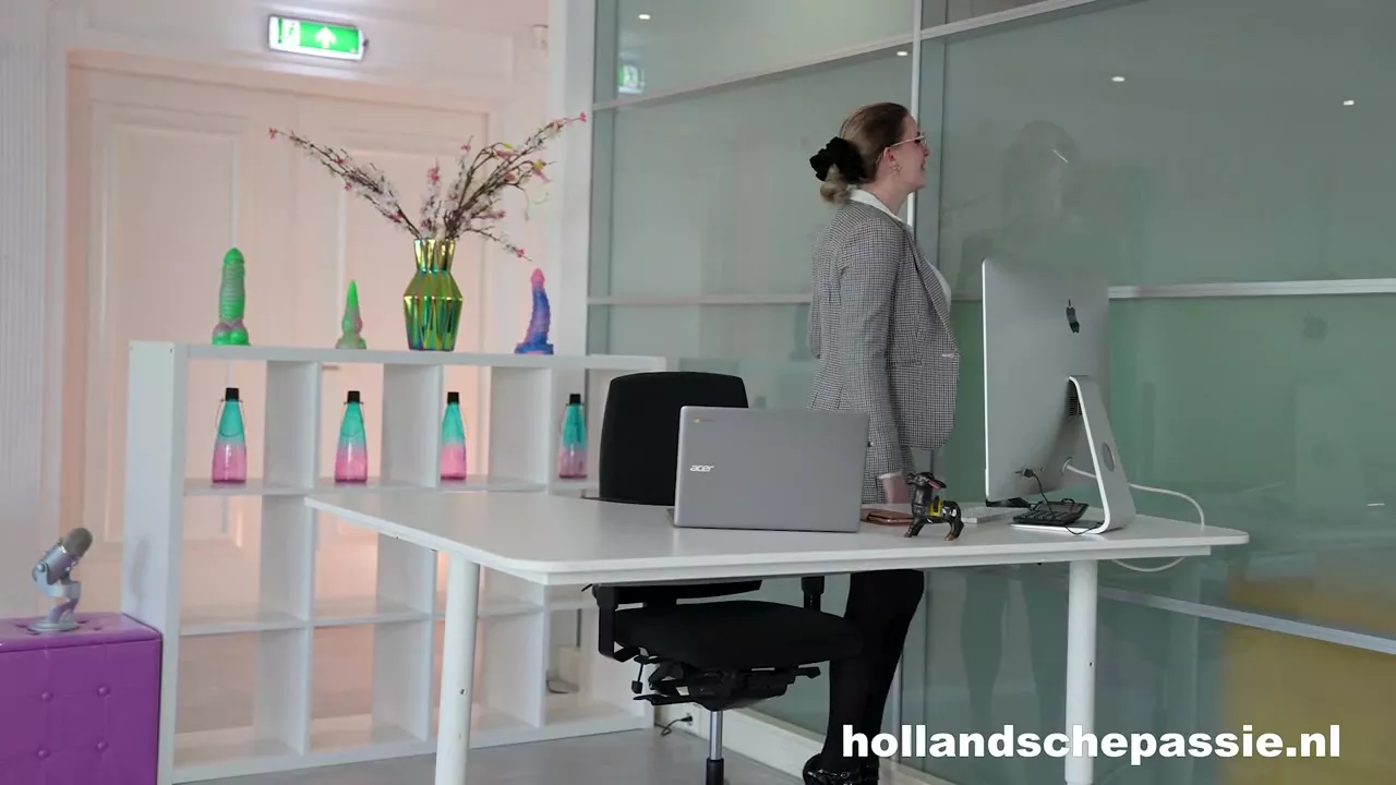 Silas Sweettooth - Silas Is De Lekkerste Collega 2024 02 29 | PornWex