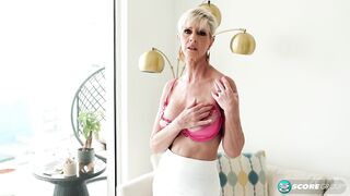 Meet Foxxxy, A 60 Year Old Wife, MILF And GILF With Big Tits And A Pierced Clit