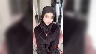 Yasmina Khan - Dildo fucking porn video