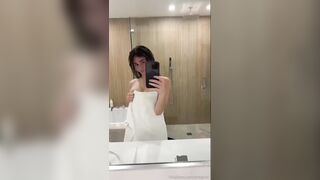 Megnutt02 Nude Topless Bathroom Selfie OnlyFans Video Leaked