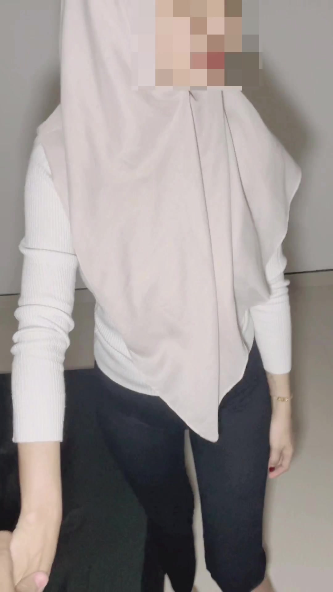 EPS. 6 - Sexy Hijab Gymnastics Teacher Fitness at Entot Personal Trainer,  at Jakarta Gym | PornWex