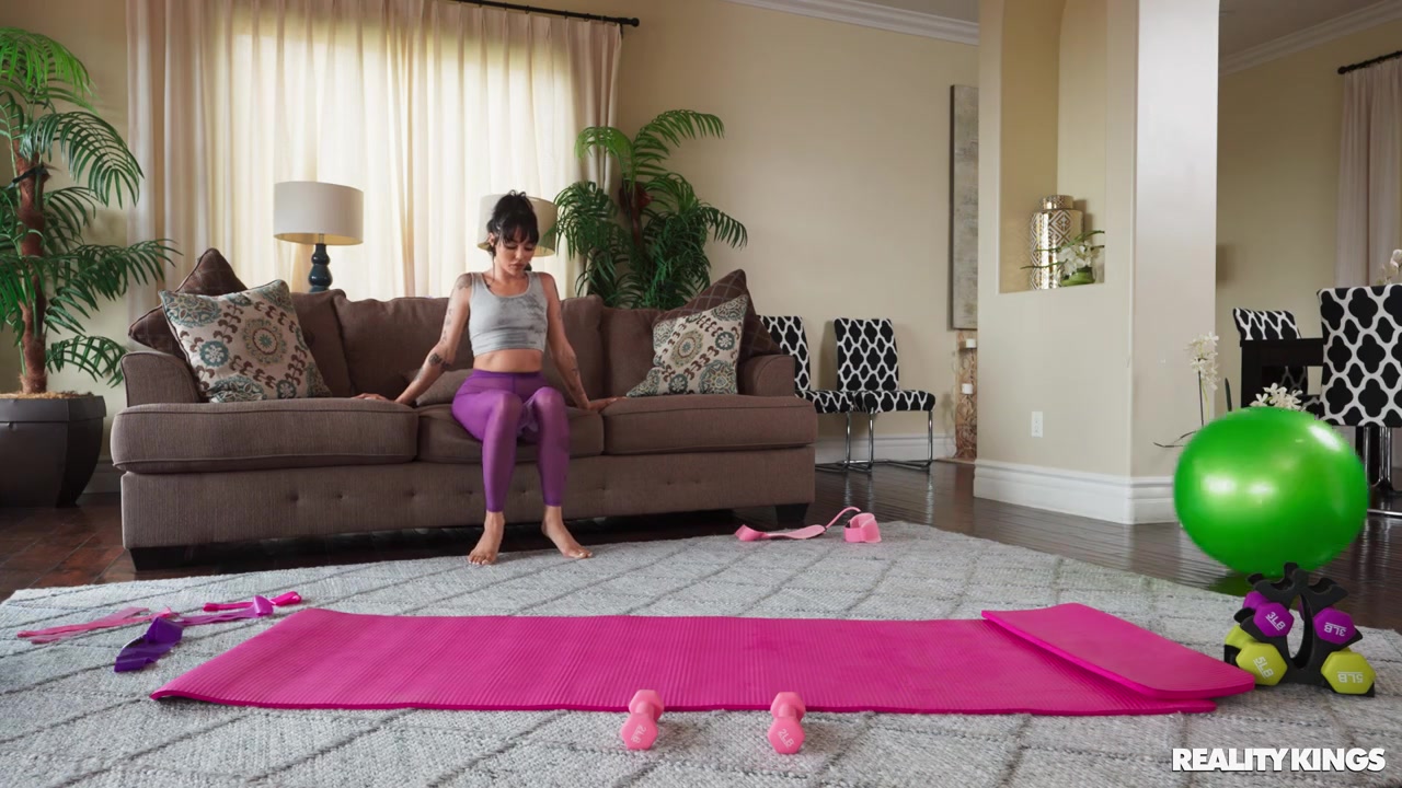 Vanessa Sky And Dylan Moore Good Vibrations - WeLiveTogether 