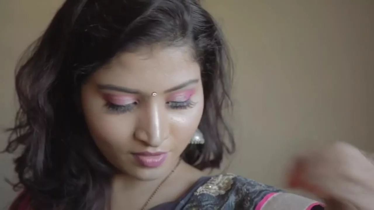 Hot Indian Bhabhi dance tango live Saree Indian Dress-a passionate rhythm