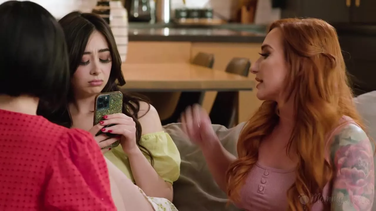 Alexis Tae Chloe Surreal Sophia Locke And Brooke Barclays - MommysGirl |  PornWex