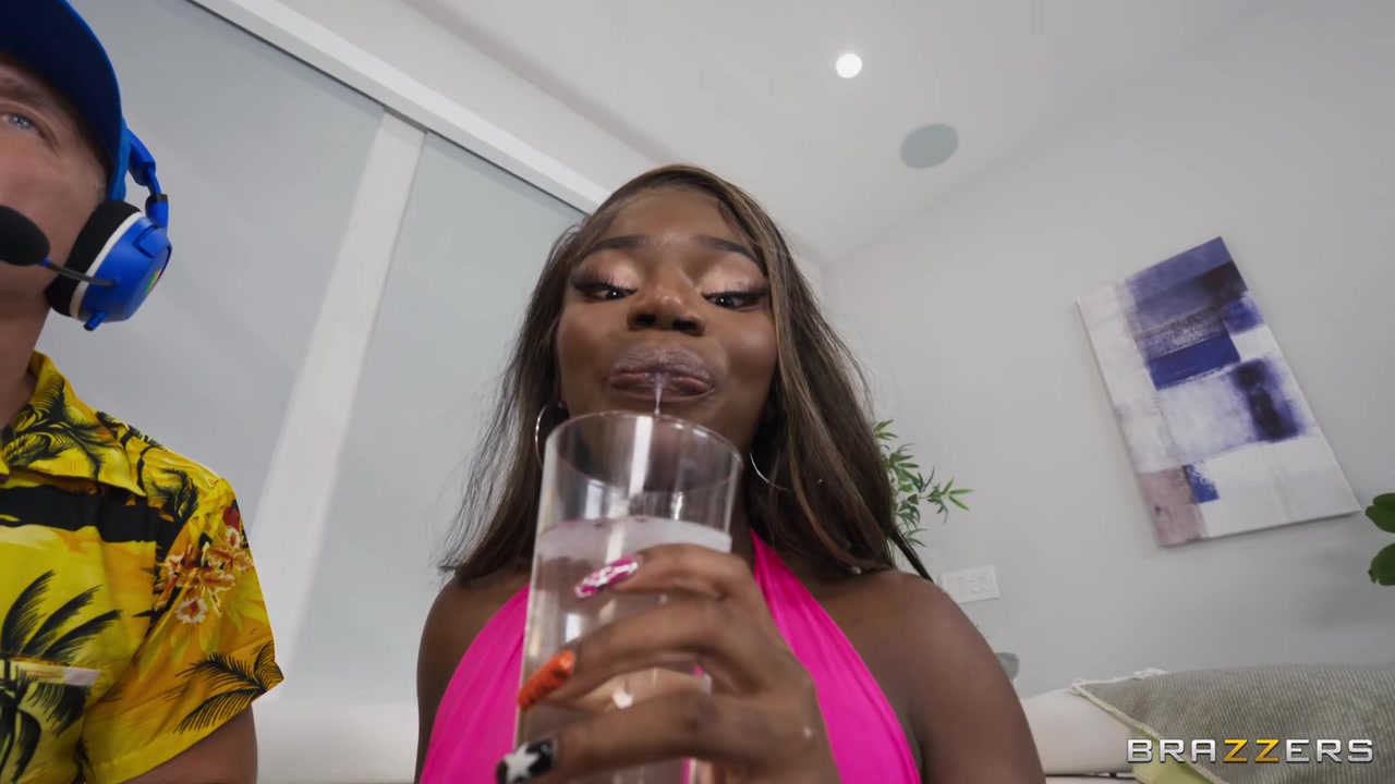 Sluts Unite To Freeuse Gamer Dick | PornWex