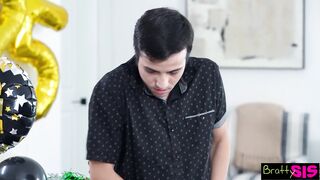 Horny Chloe Temple Celebrates the New Years by Fucking her Stepbro S35:E1