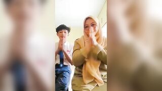 Bu Guru VS Murid Kesayangannya