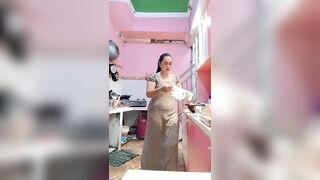 MARLBOROQUEENSEX - TANTE BERDASTER CANTIK BODDY PADAT