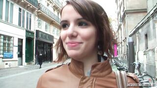 Andrea De Troyes Baise Au Love Hotel Rue Saint Denis
