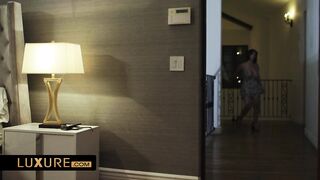 Lasirena69, the busty wife