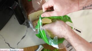 Katalina Kyle - MyFriendsHotMom