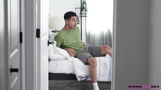 MomsTeachSex - Kelly Caprice And Natalie Brooks - Pussy For Dessert