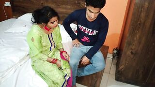 Pados ki ladki ko pel ke rula diya