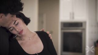 MissaX Olive Glass- Protecting Mom