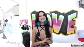 Eliza Ibatra Is A World Class Pleaser