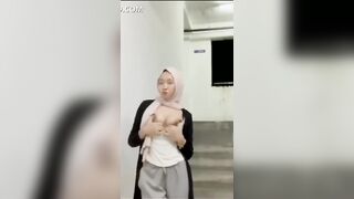 Asian Hijab Masturbasi Dikamar Sendiri