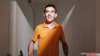 Big Tits Milf Gets A Spanish Facial - Angela White