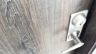 La mujer de mi mejor amigo tiene amante y yo le ofrezco sexo duro a cambio de no contar nada