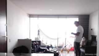 Puppy-has-big-paws-1