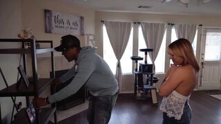 Lauryn Mae Gets Larry The Cable Guy's BBC Grunting Orgasmic Creampie?