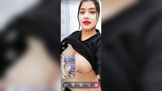 Beautiful School Girl Showing Boobs for her Teacher on Whatsuup Video call, viral whatssup video call sex chat xxx video