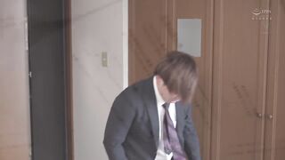 Just Let Me Put It In For A Moment!!” I Felt Sorry For My 30-year-old Brother-in-law Who Was Still A Virgin, So I Agreed To His Lifelong Wish And Put It In Him. Our Chemistry Was So Good That I Ended Up Asking For More Creampie Sex. Nami Okimiya