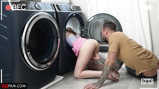 Tess Thompson Stuck Stepdaughter - SpyFam