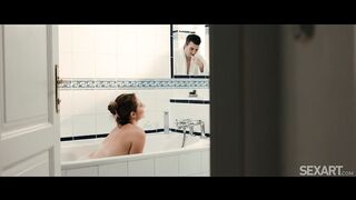 Antonia Sainz Bath Time - SexArt