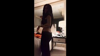 Mia Khalifa - Chat Video