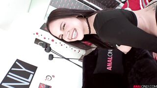 Iris Loves To Get Gaped - Iris Leon