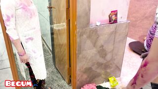 Holi Ki Masti Mein Fat Gyi Kurti , Machal Gyi Badan Mein hulchul Poori-Poori.