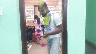 Beautiful Bengali bhabhi enjoy holi special with her neighbours applied lot of colors in hindi
