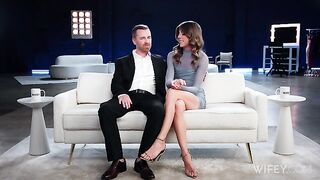 Jessie - Jessie And Woody Fit Hotwife Gets Stretched Out In Front Of Hubby