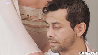 Jessi Rae Grunt Fucks With Alex Jones To A Loud Orgasmic Cum In Mouth?