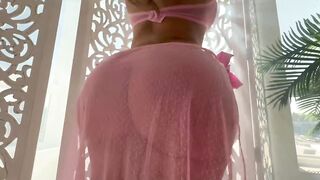 Who Is She? - Alanna Pow