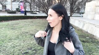 JacquieEtMichelTV - Nelly Kent - 28 years old, a little bombshell in love with France!