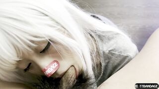 白髮女孩就愛對鏡