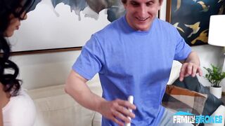 Roxie Sinner - FamilyStrokes