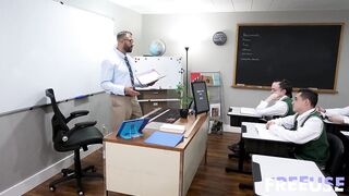 Kitty Cam - Teachers Pet Or Professors Fuck Toy ? 25 03 2026