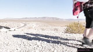 Young blonde invited a guy to her home to fuck her ????