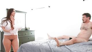 A hot brunette woke up horny and eager for sex ????