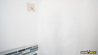 Stepson Caught Stepmother in the Shower, and She Let Him Fuck Her ????