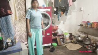 Seeing Kamwali's big ass, Malik fucked her hard, Hindi audio desi sexy video