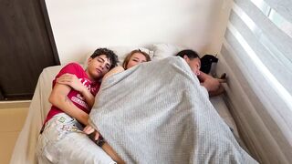 Stepson manages to share a bed with his stepmother and fulfills his fantasy without being seen.